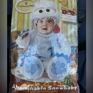 Abominable snow baby costume size 6-12 months
